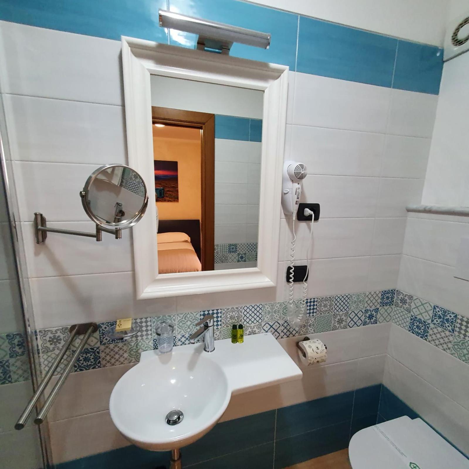Vittoria Guest House Salerno Dış mekan fotoğraf